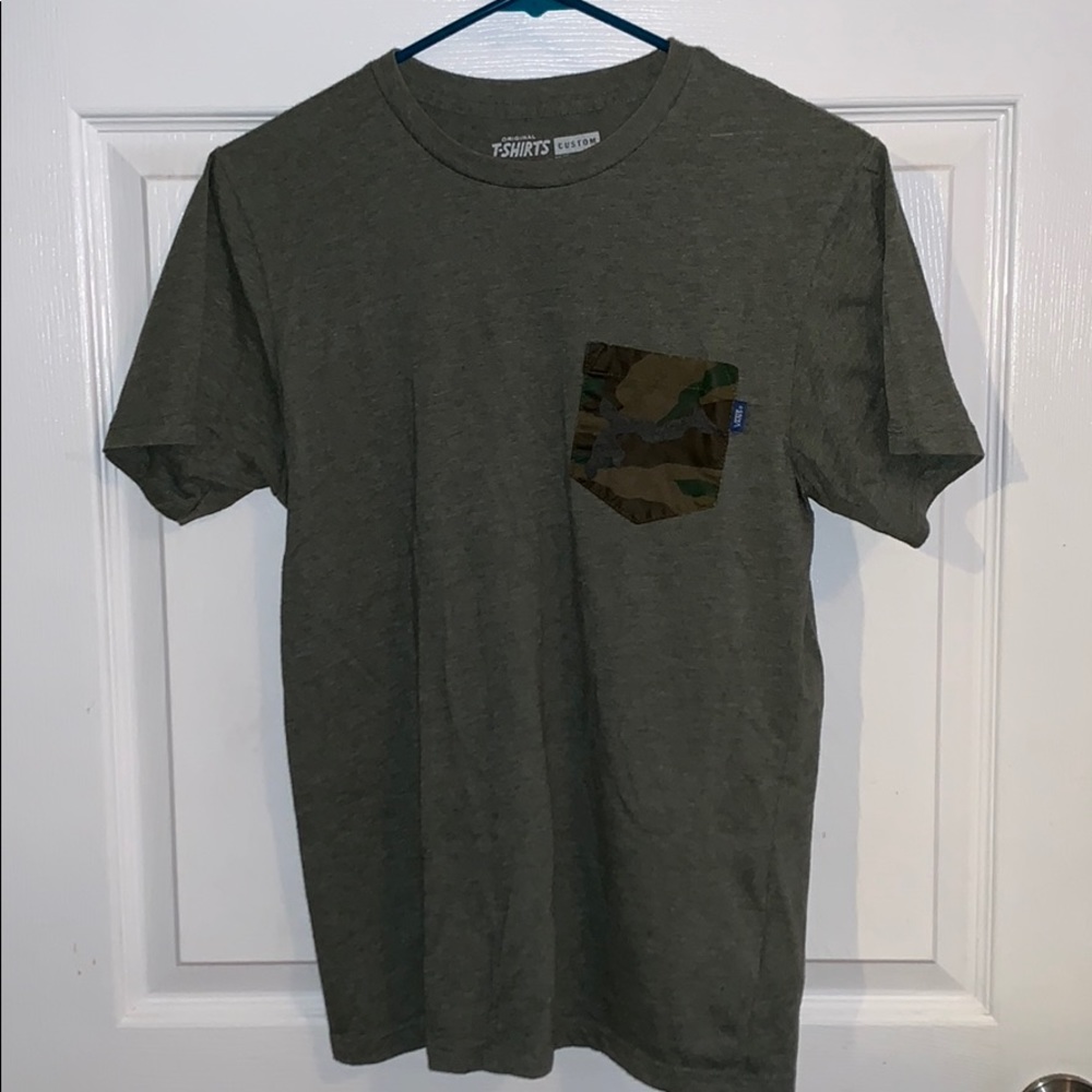 Green Vans T-shirt with camp pocket